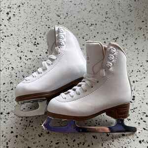 JACKSON Mystique White Ice Skates with Brown Trim